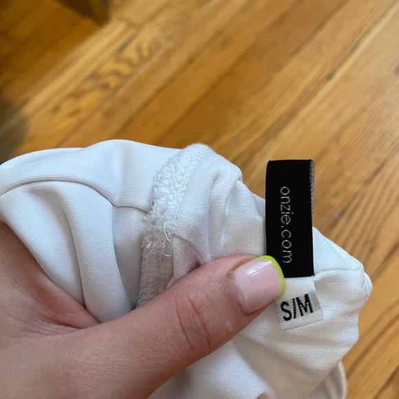 Criss cross sports bra - Picture 4 of 4